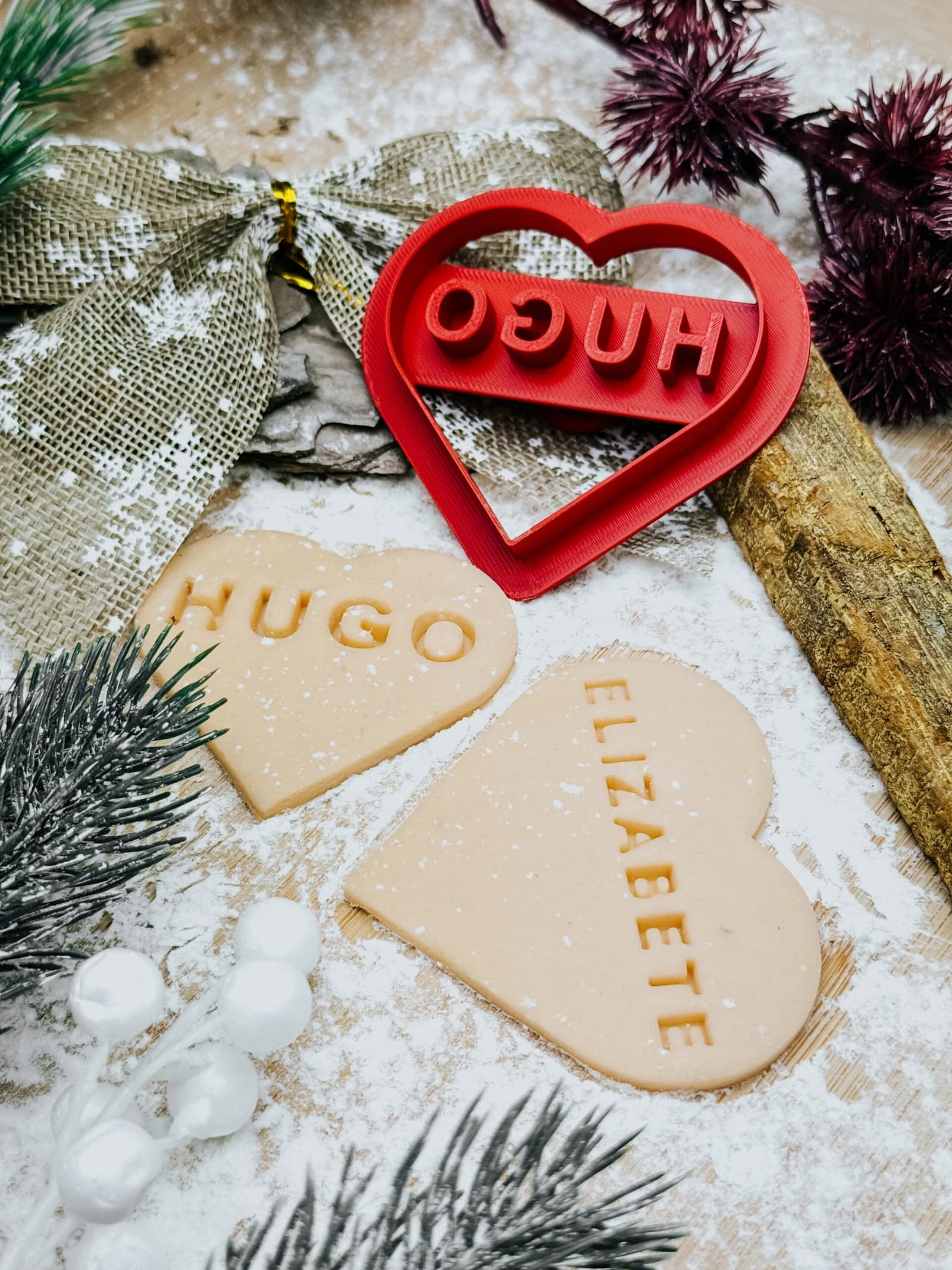 Sirsniņas formiņa un personalizēti sirds formas cepumi
